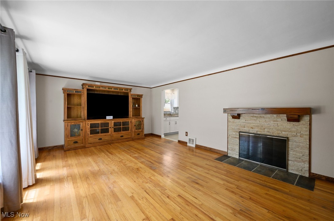 23858 Oak Lane, North Olmsted, Ohio image 3