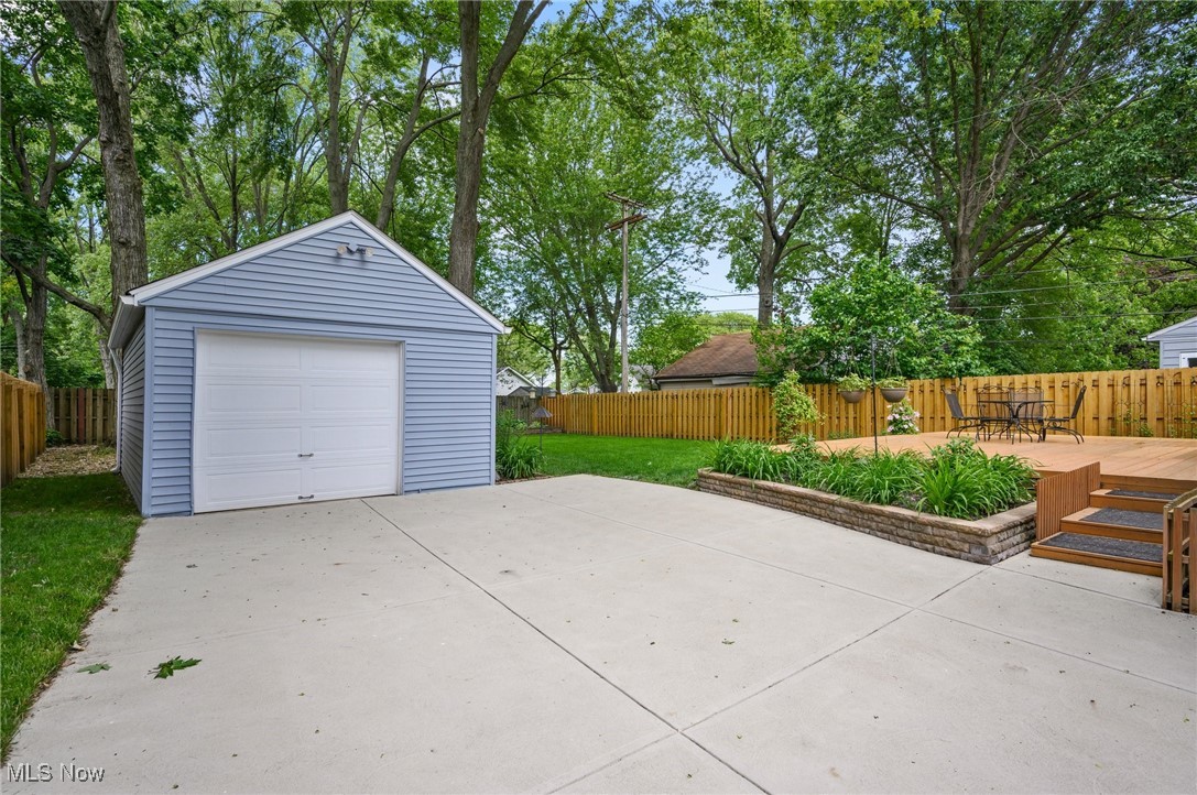 23858 Oak Lane, North Olmsted, Ohio image 32