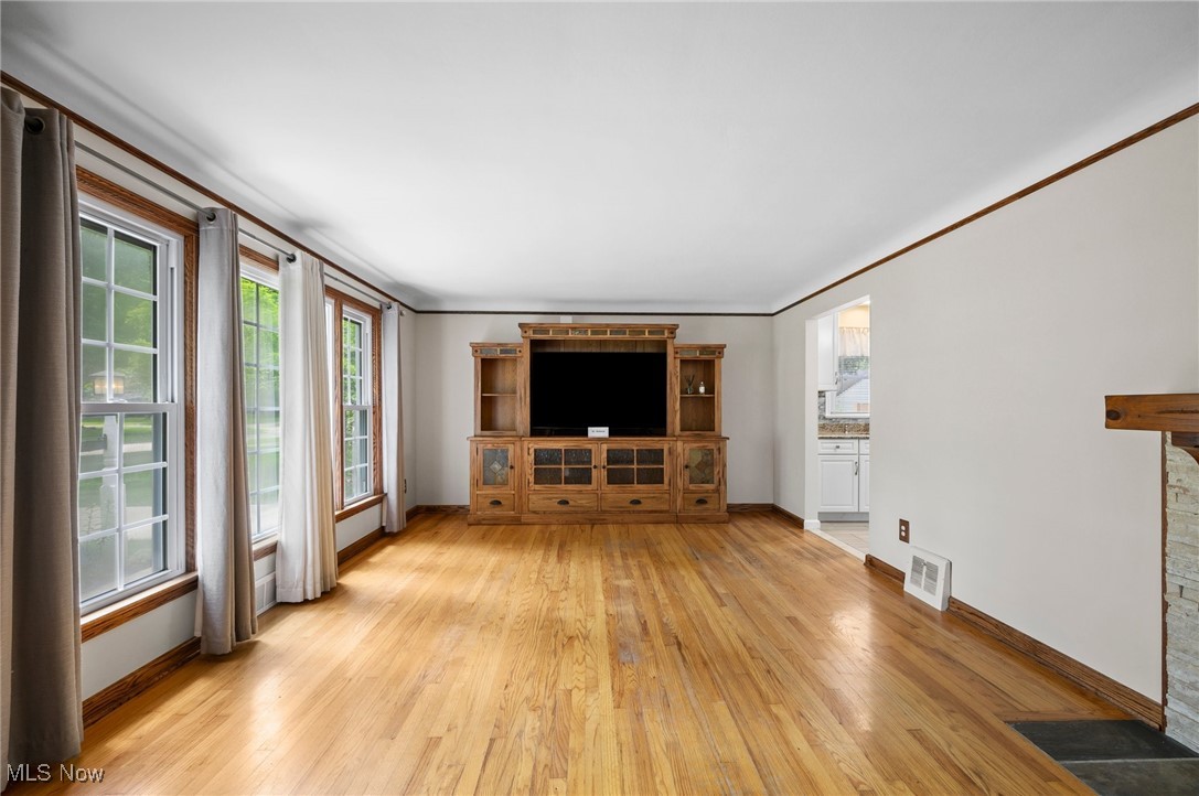 23858 Oak Lane, North Olmsted, Ohio image 4