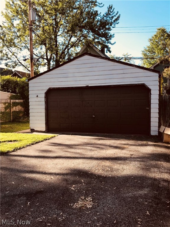 Esther - Residential