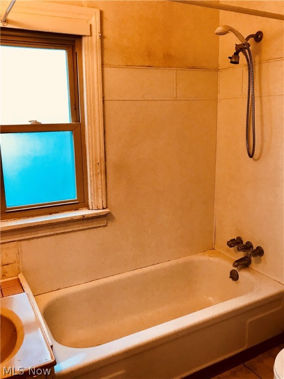 Esther - Residential