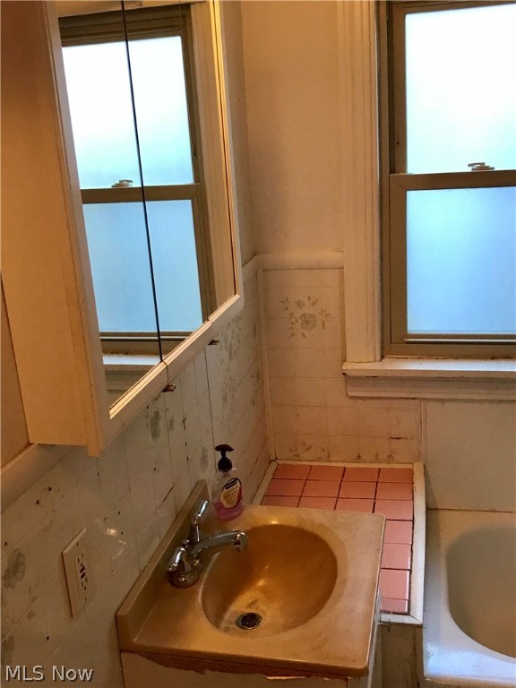 Esther - Residential