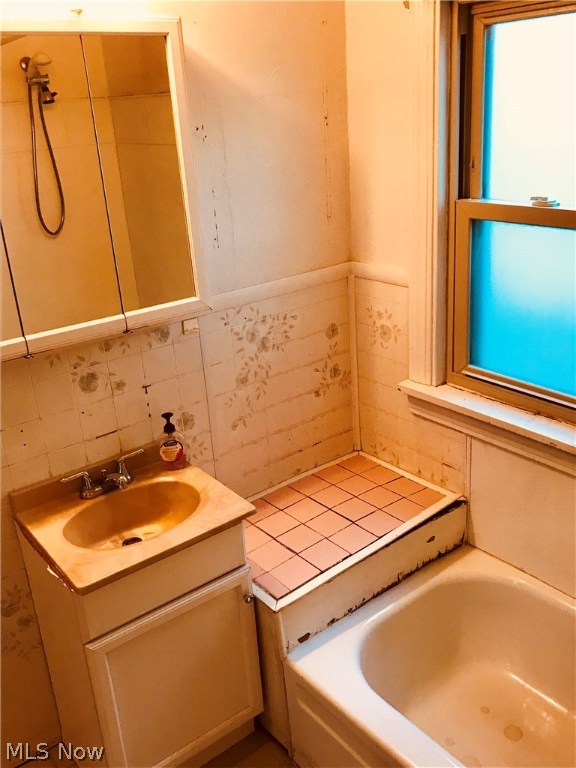 Esther - Residential