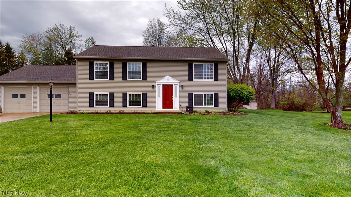 Absolutely stunning... This bi-level home has been loved cared for and kept immaculate by the sellers and is awaiting it's new home buyers. A perfect place to find peace and happiness this home is welcoming and perfect for entertaining friends and family. The sellers paid attention to all the details when it comes to creating a beautiful place to call home. Wait until you take a private tour of this home... You will want to call it yours as well!