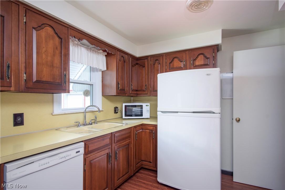 Estates Circle - Residential