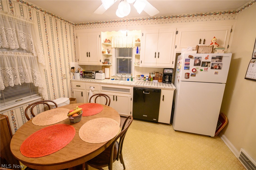 Utopia Beach 04 - Residential