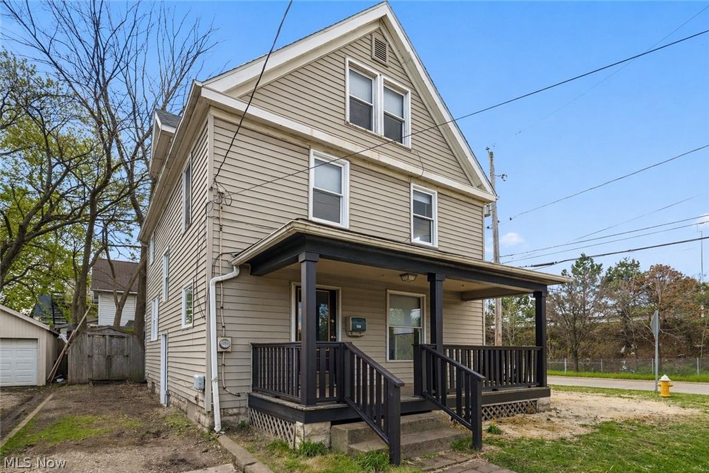 Photo of 558 Nash Street, Akron, OH 44306 (MLS # 5188914)