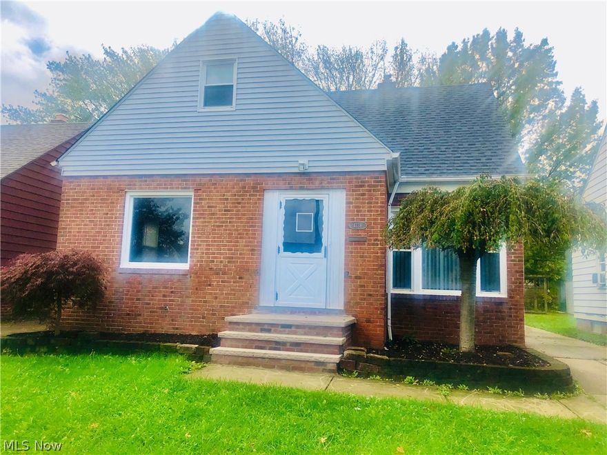 Cute and cozy brick and vinyl colonial.  New kitchen, baths, furnace, central air, carpet and freshly painted throughout.  Lovely new finished basement and a large suite upstairs with a half bath.