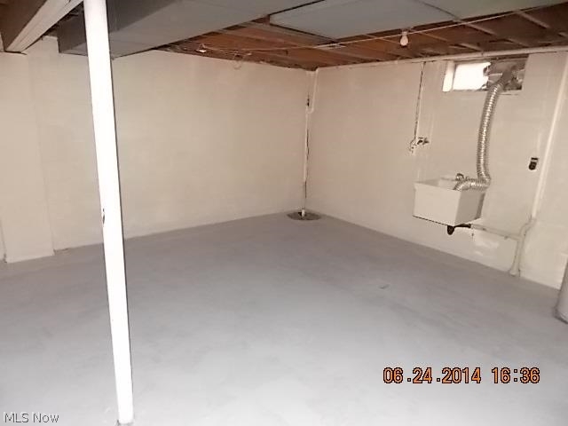 120 COUNTY CLUB HILLS - Residential