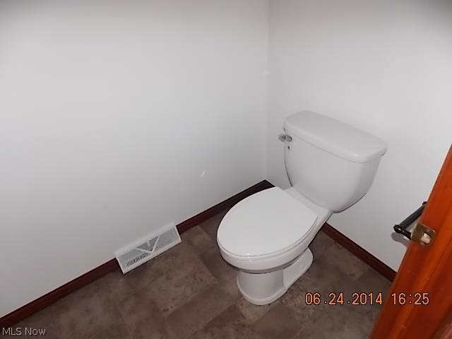 120 COUNTY CLUB HILLS - Residential