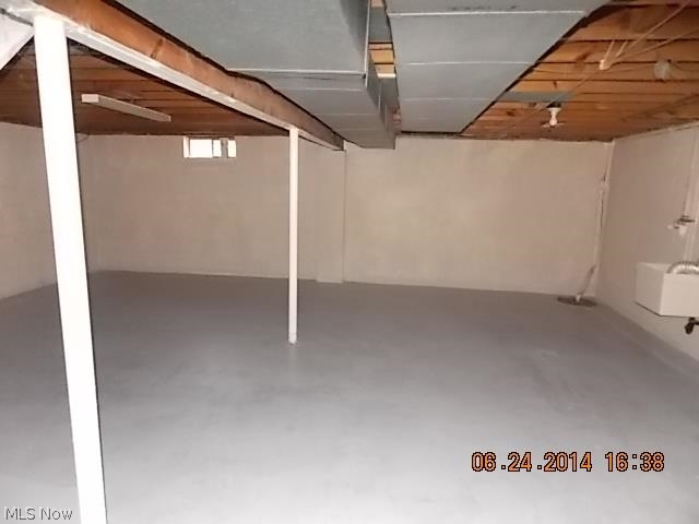 120 COUNTY CLUB HILLS - Residential