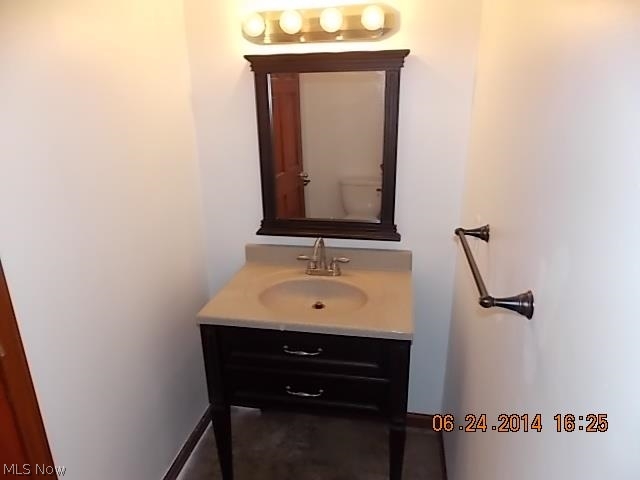 120 COUNTY CLUB HILLS - Residential