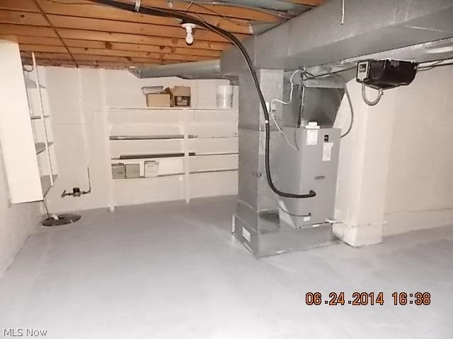 120 COUNTY CLUB HILLS - Residential