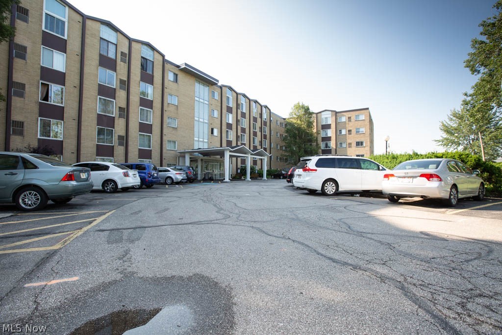 King Path Condo - Residential