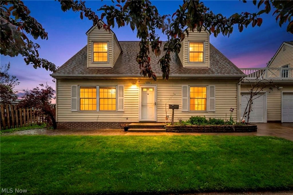 Photo of 1251 W 70th Street, Cleveland, OH 44102 (MLS # 5207835)
