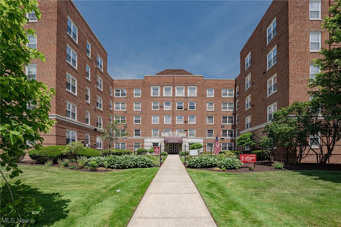 19201 Van Aken Boulevard 211