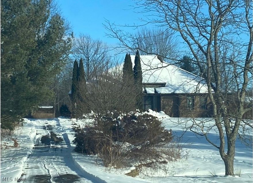 Fabulous ranch home on scenic country lot.  Open floor plan.  Full basement. Excellent opportunity to decorate and upgrade this home for your "Forever Home"