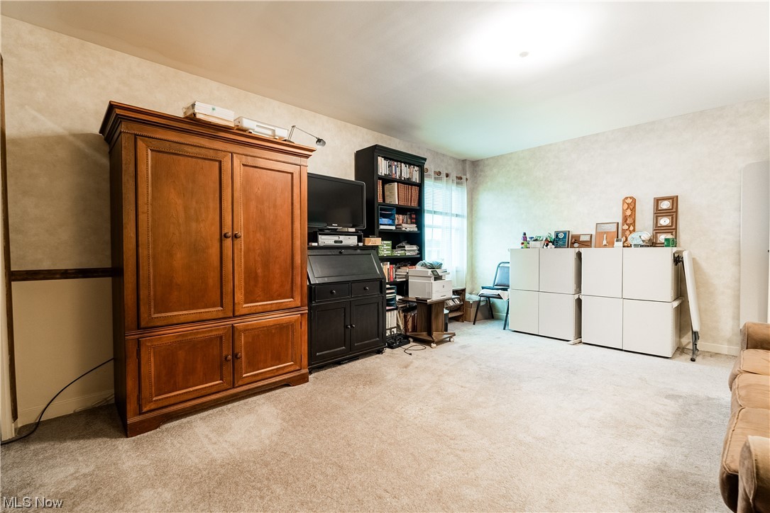 Carlton House Condo - Residential