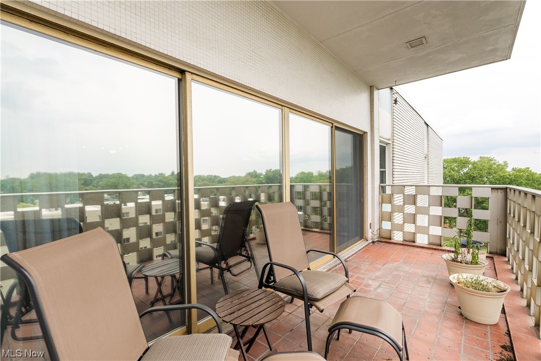 Carlton House Condo - Residential