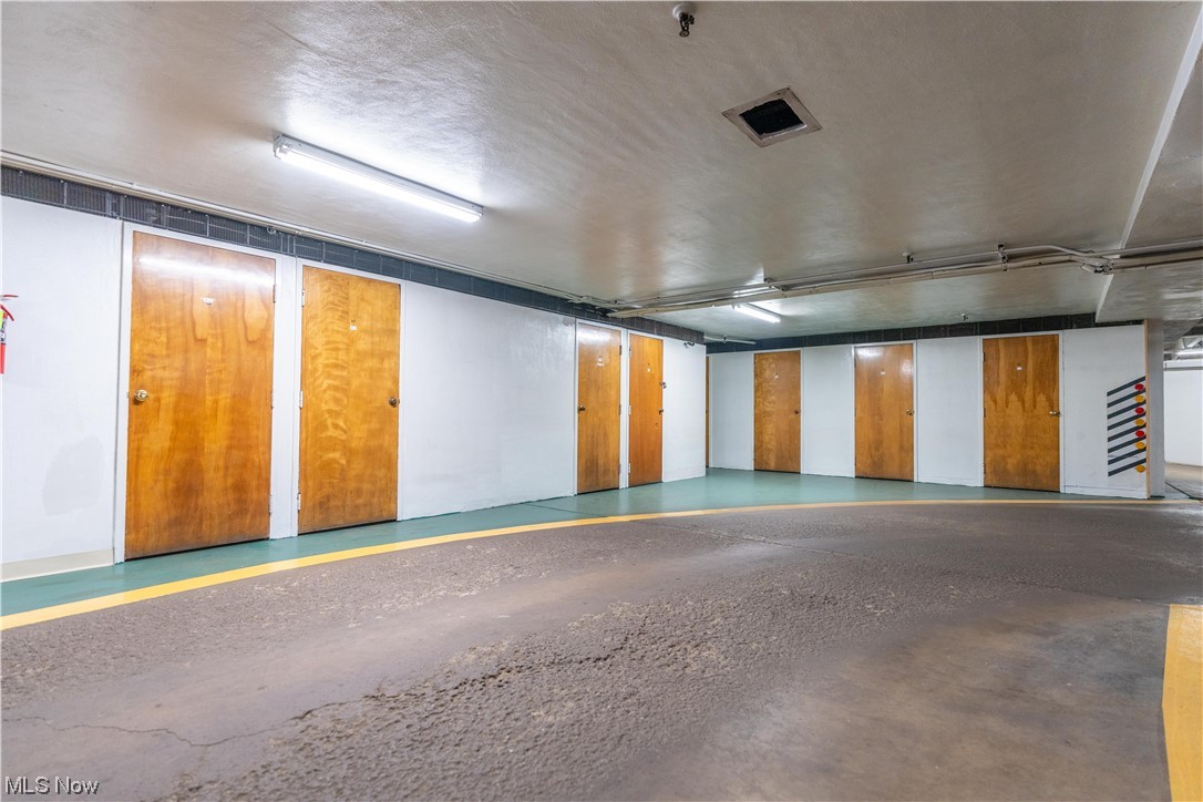 Carlton House Condo - Residential