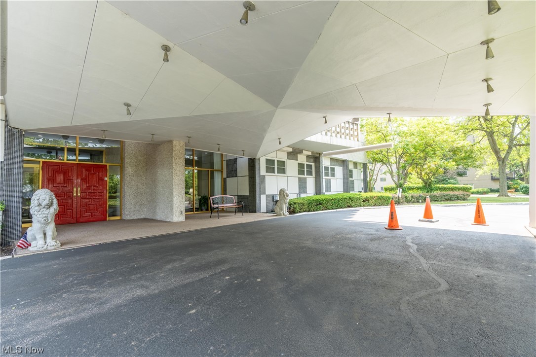 Carlton House Condo - Residential