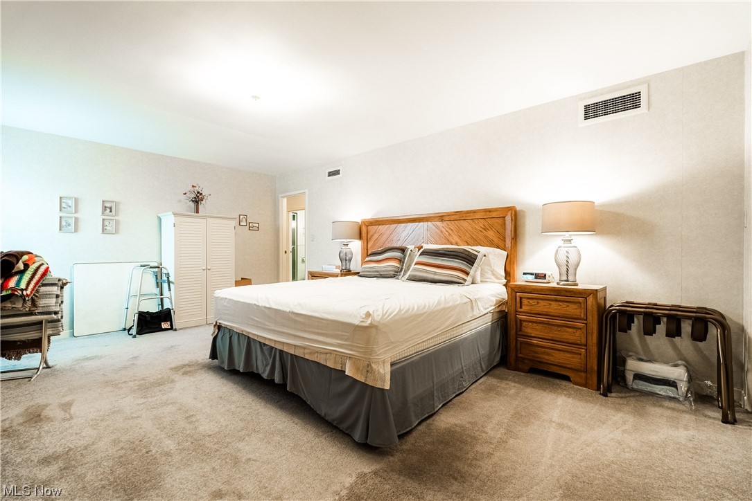 Carlton House Condo - Residential