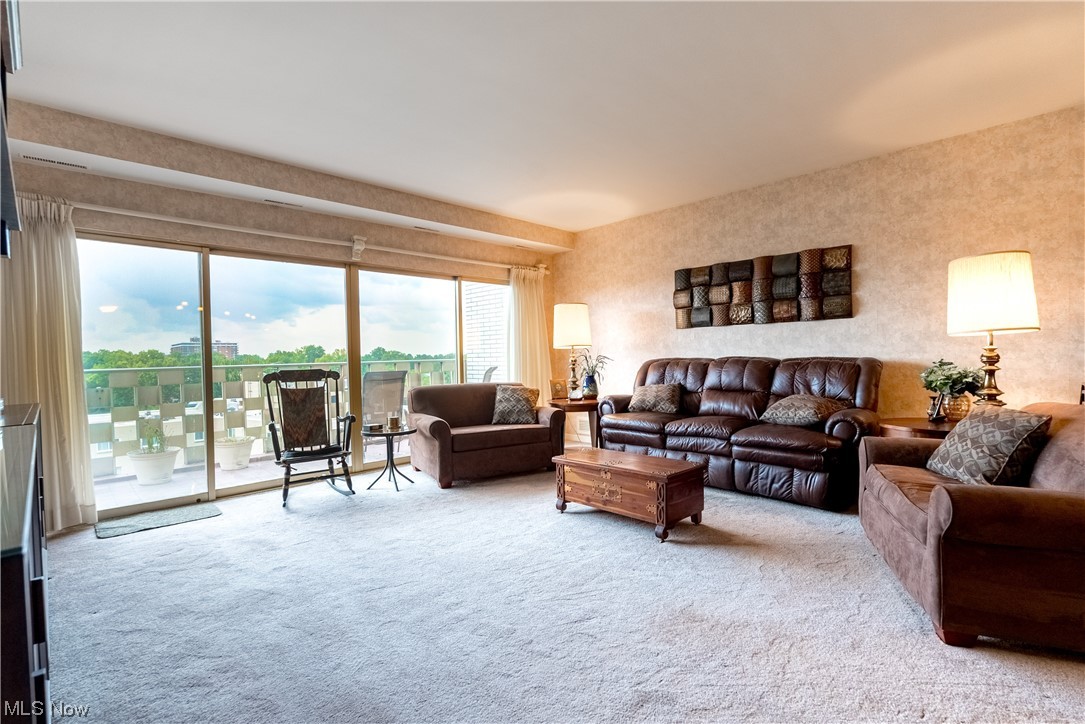 Carlton House Condo - Residential