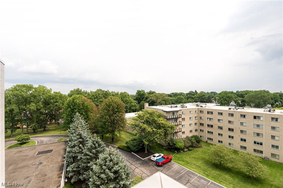 Carlton House Condo - Residential