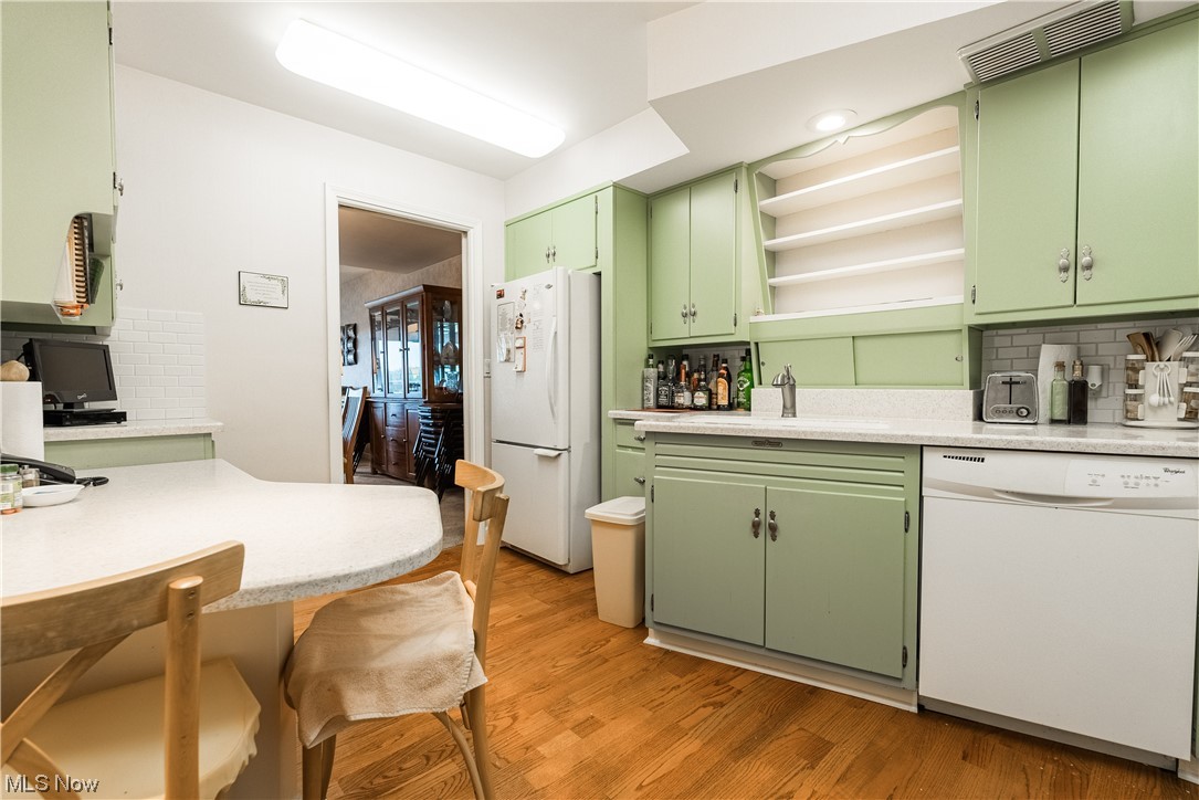 Carlton House Condo - Residential