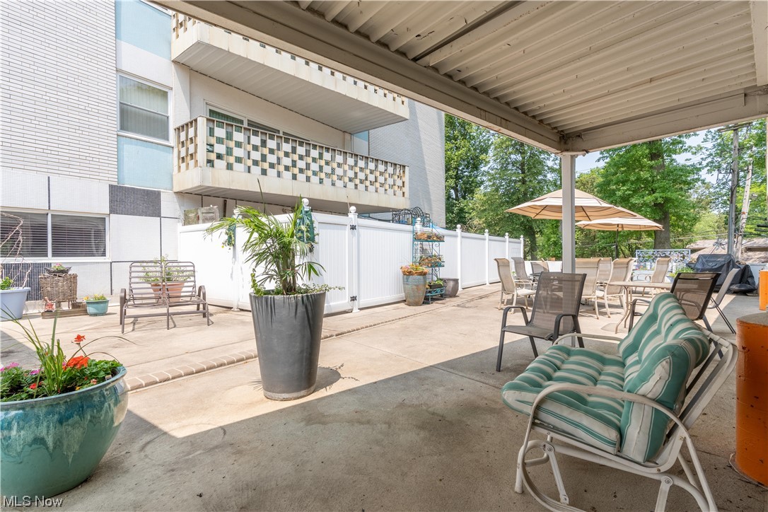 Carlton House Condo - Residential