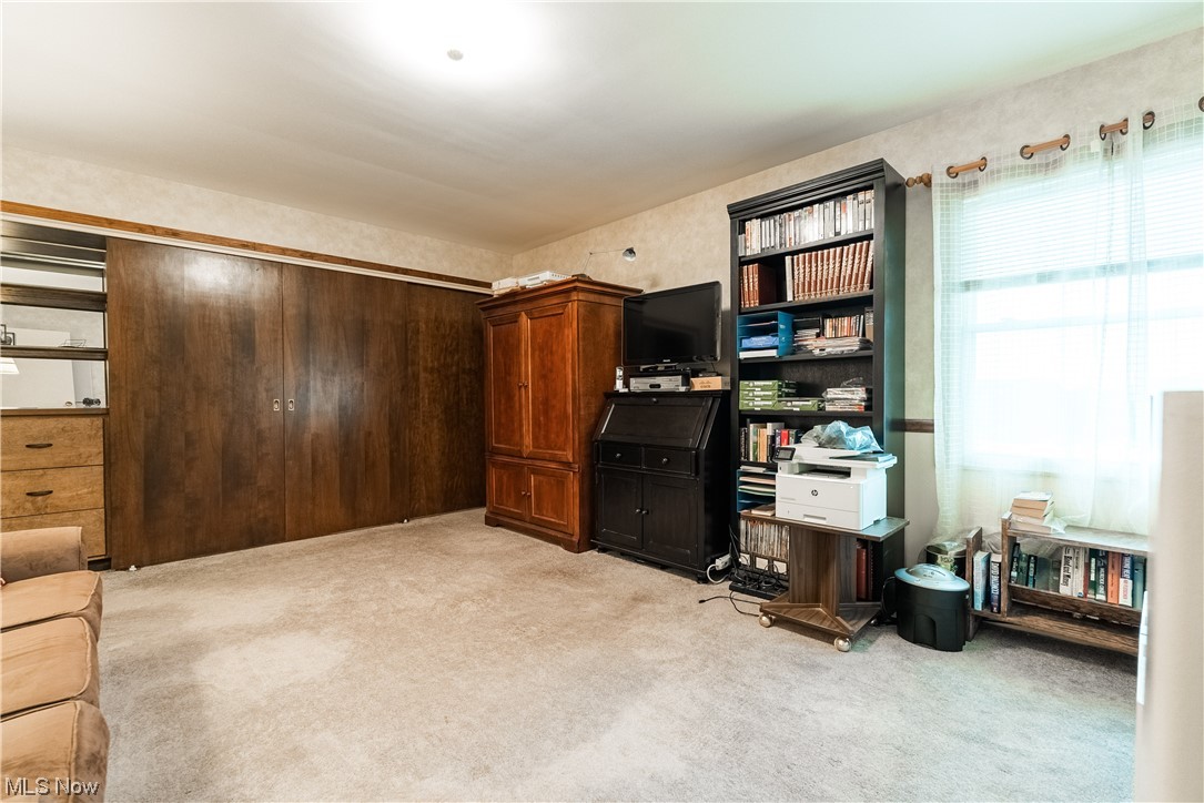 Carlton House Condo - Residential