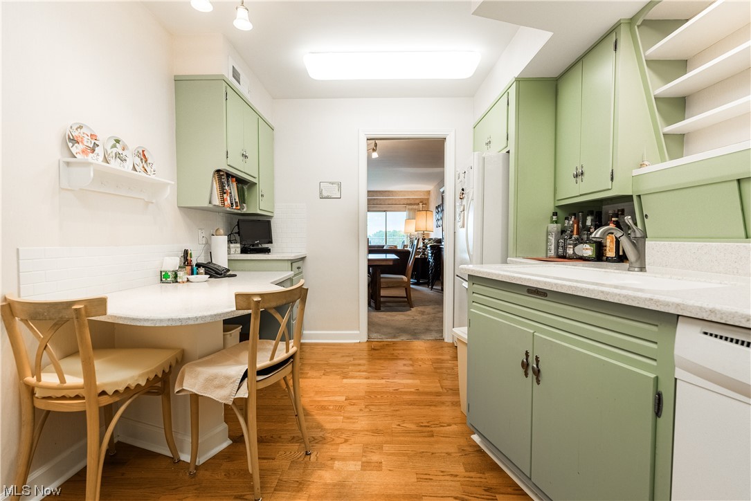 Carlton House Condo - Residential