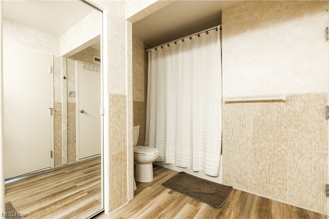 Carlton House Condo - Residential