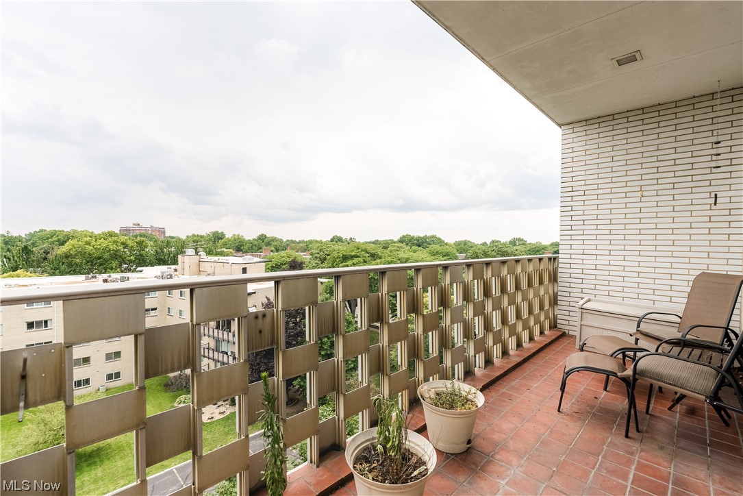 Carlton House Condo - Residential