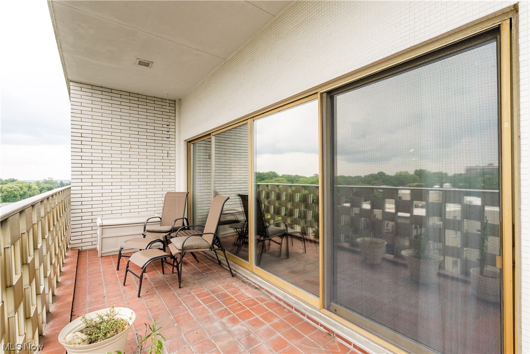 Carlton House Condo - Residential