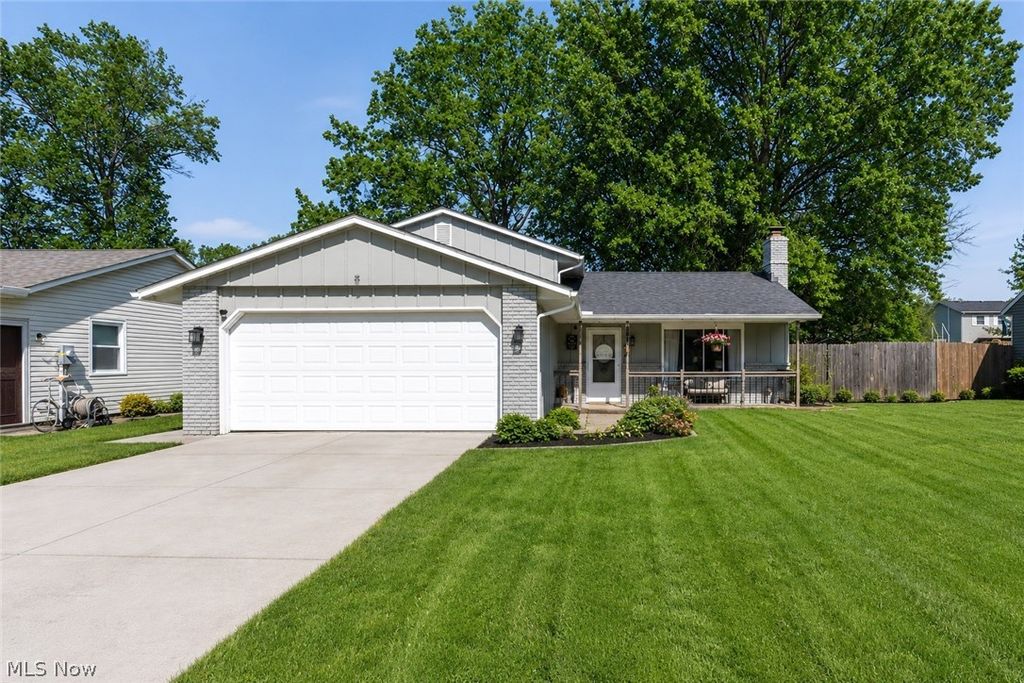 Photo of 4621 Tanglewood Drive, Lorain, OH 44053 (MLS # 5212549)