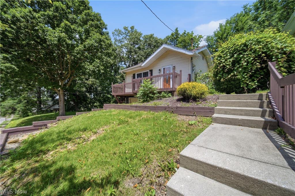 Photo of 673 Harrison Avenue, Akron, OH 44314 (MLS # 5223179)