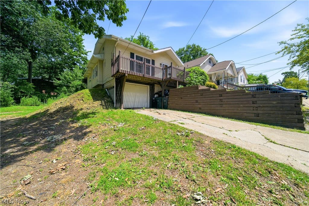 Photo of 673 Harrison Avenue, Akron, OH 44314 (MLS # 5223179)