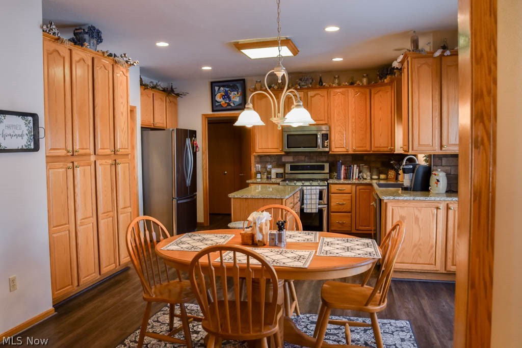 Estates At Meadowood - Residential