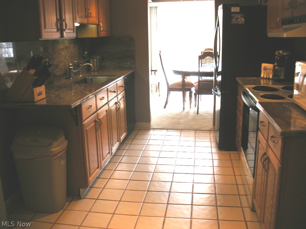 Rolling Hills Condo - Residential