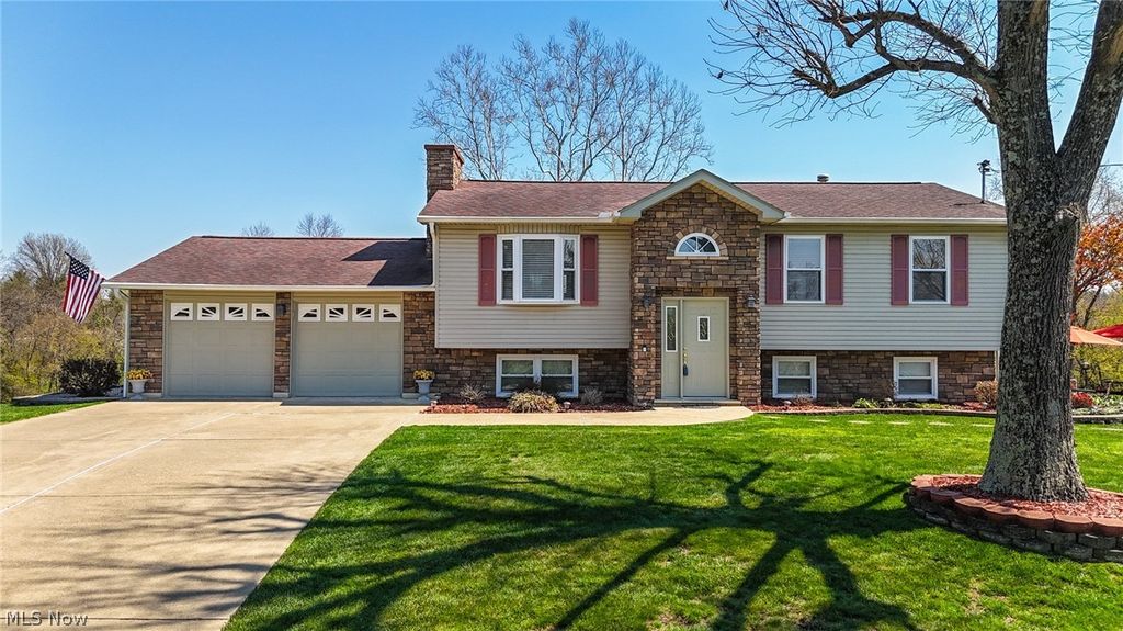 Photo of 97 Woodland Acres Road, Marietta, OH 45750 (MLS # 5199327)