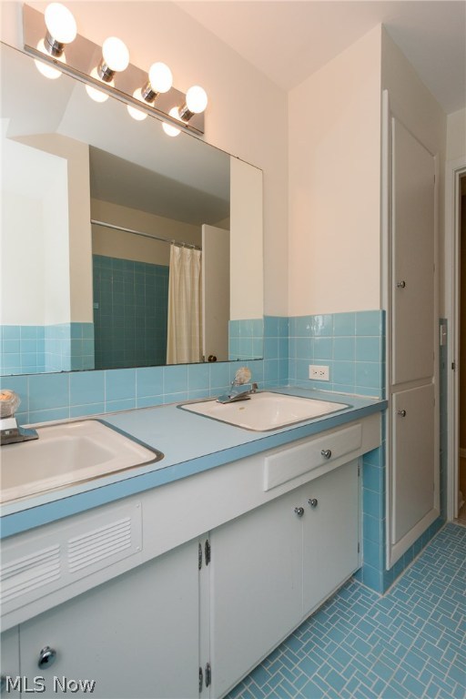 Moreland Hills Cos Chagrin Bo - Residential