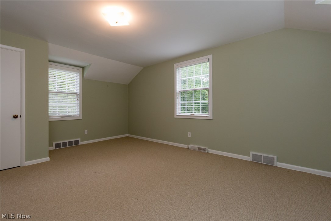 Moreland Hills Cos Chagrin Bo - Residential