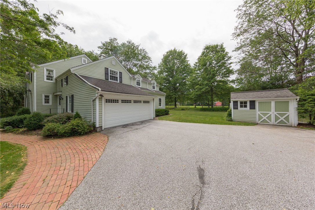 Moreland Hills Cos Chagrin Bo - Residential