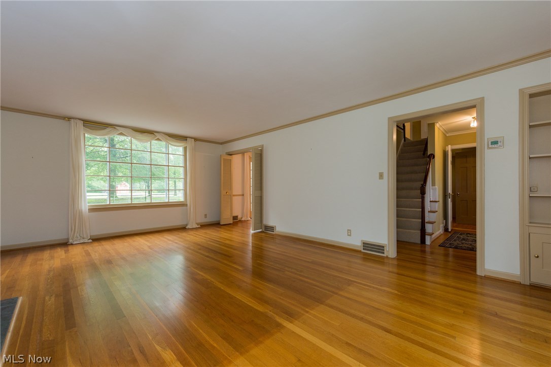 Moreland Hills Cos Chagrin Bo - Residential