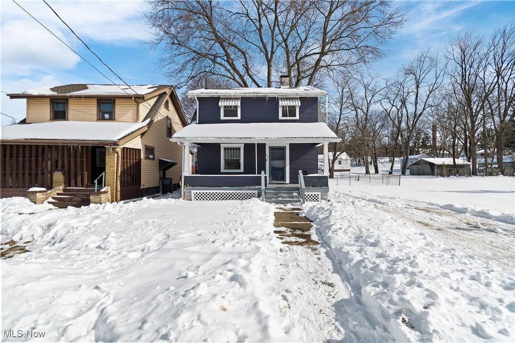 Photo of 1824 Root Avenue NE, Canton, OH 44705 (MLS # 5184832)