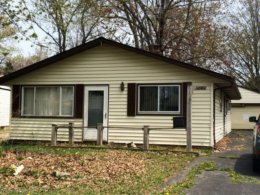 Three Bedroom Ranch with 1.5 baths in a great location! Large eat-in kitchen. Covered patio in rear. Close to shopping. Call for a private showing today