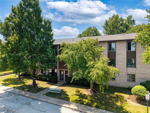 16400 Heather Lane Unit F101, Middleburg Heights, OH 44130 - #: 5211840