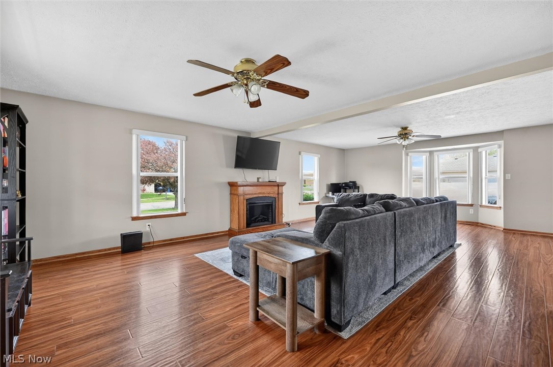 81 S Brookside Drive