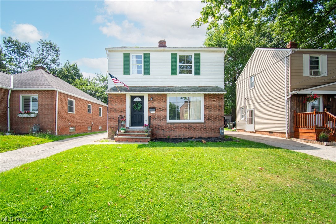 This Parma colonial is waiting for you. Wonderful hardwood floors throughout. Granite countertops in the kitchen and pantry area. Dining area and large living room rounds up the first floor. The bedrooms and the bathroom are all located upstairs. Currently, the laundry room is also located on the second floor to make laundry a little bit easier; however, there are also washer/dryer hookups downstairs as well for easy conversion. There is a nice, long driveway with good size back yard. The property is close to the highway and plenty of shopping nearby. Ready for your finishing touches. Schedule a showing today to see this property.